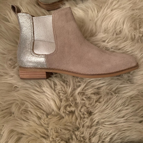 Toms Women's Ella Desert Taupe Suede boots - Picture 8 of 14